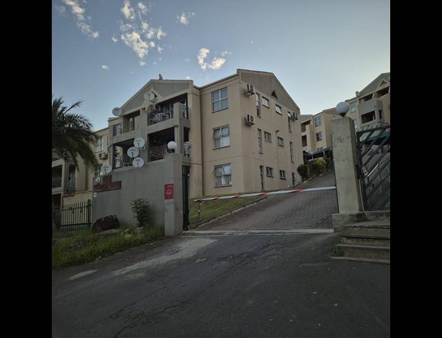 2 BEDROOM FLAT FOR SALE IN WATERVAL PARK